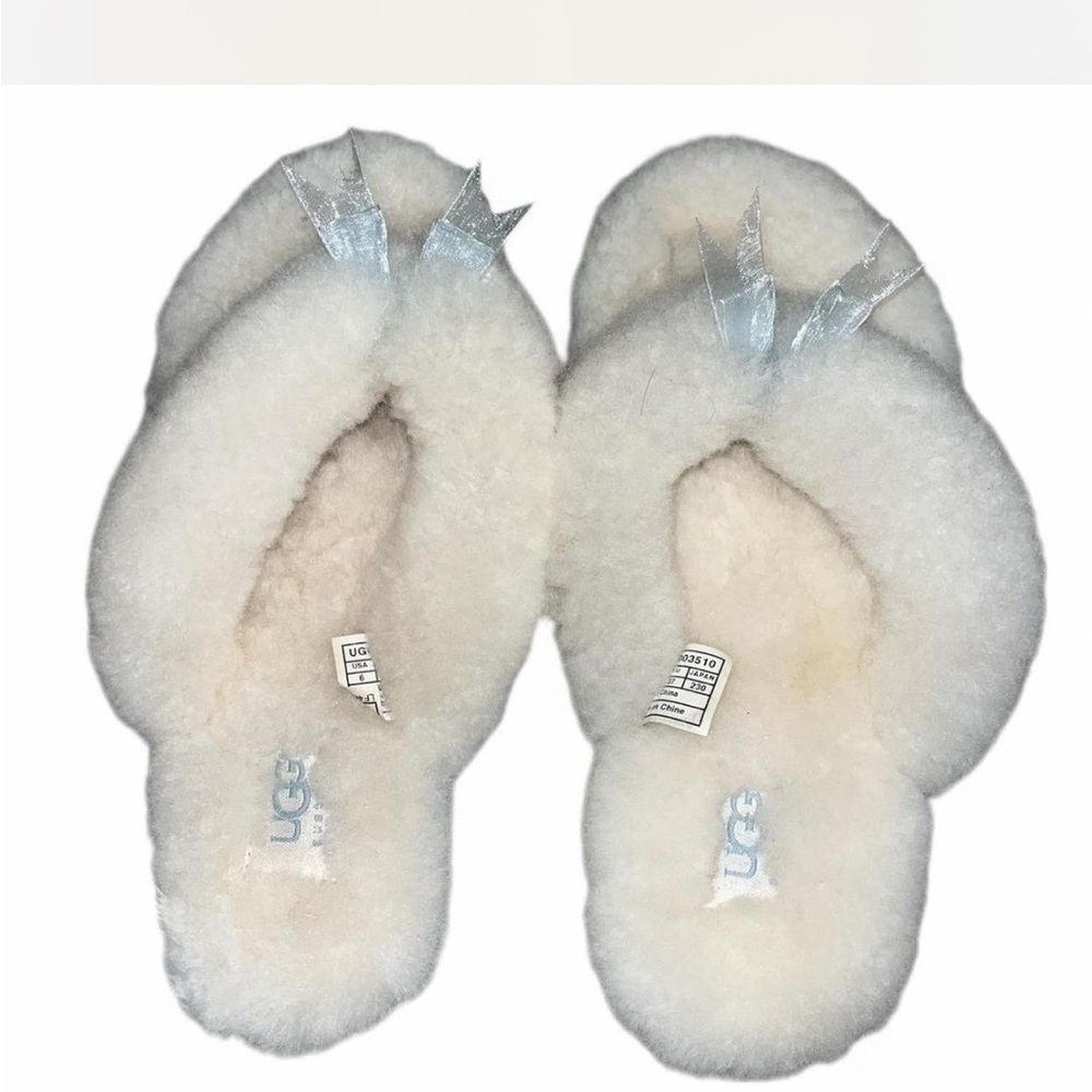 UGG Women's Cream Fluffy Slippers